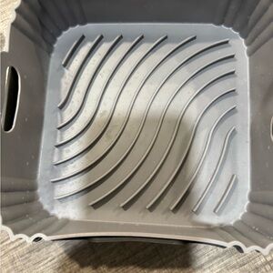 Gray/black silicone air fryer liners (set of 2)